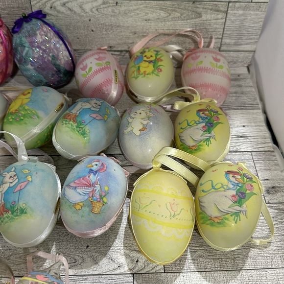 Vintage lot of 18 faux Easter eggs decor - Picture 3 of 7